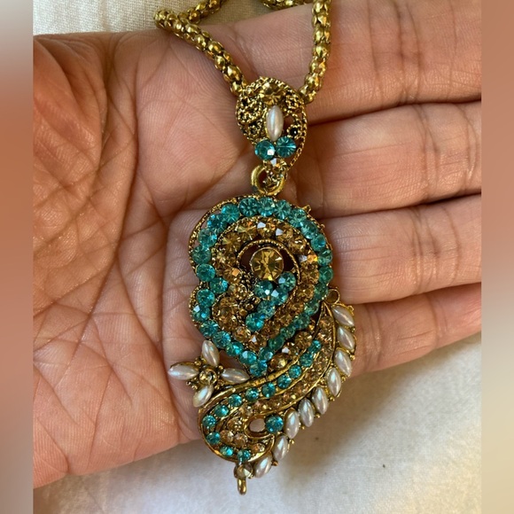 Paisley Jeweled Pendant Necklace Bollywood Blue Stones Faux Pearls - Picture 8 of 9